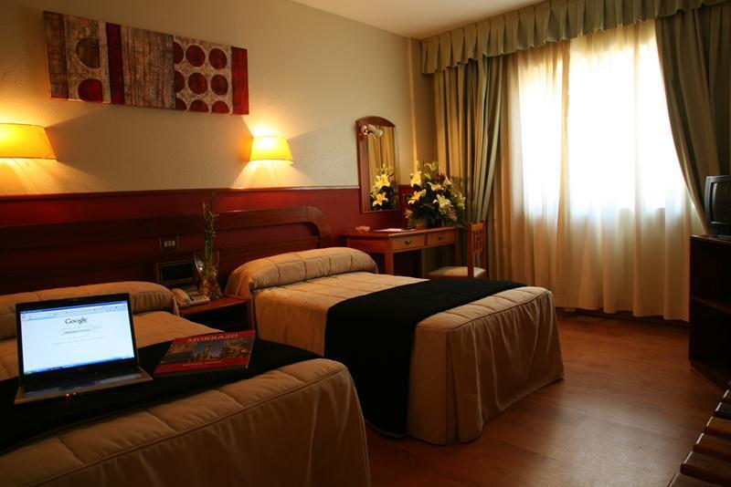 Hotel Airinos 3* 坎加斯德穆拉索 外观 照片
